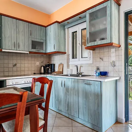 Vardia Apartment